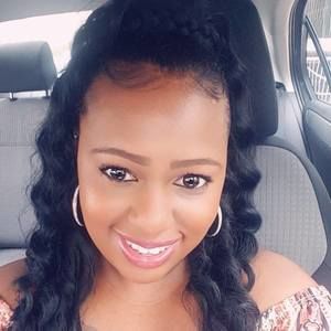 Meet your Posher, Sheena